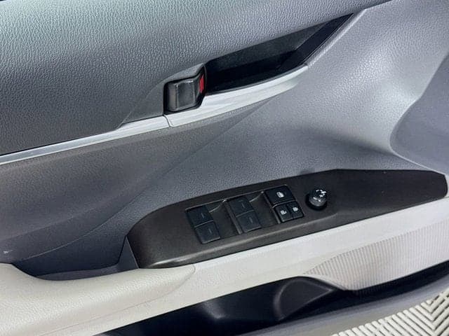 2024 Toyota Camry Hybrid - Image 18