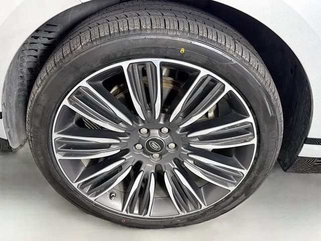 2020 Land Rover Range Rover Velar - Image 32