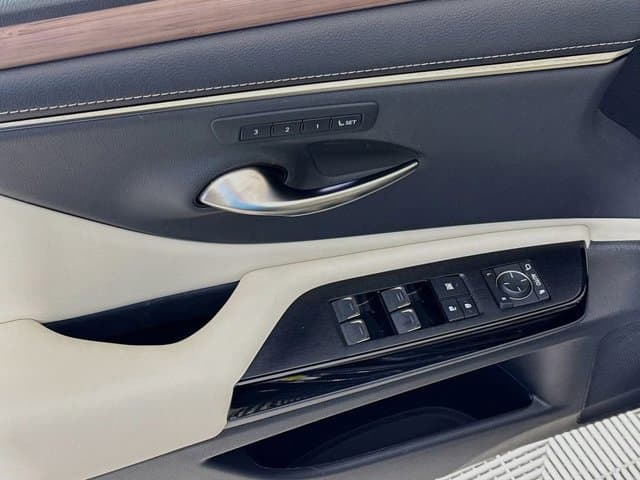 2023 LEXUS ES 350 - Image 18