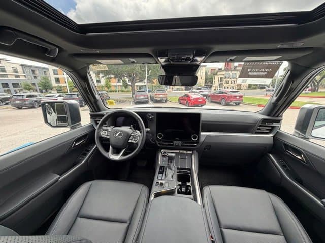 2025 LEXUS GX 550 - Image 8