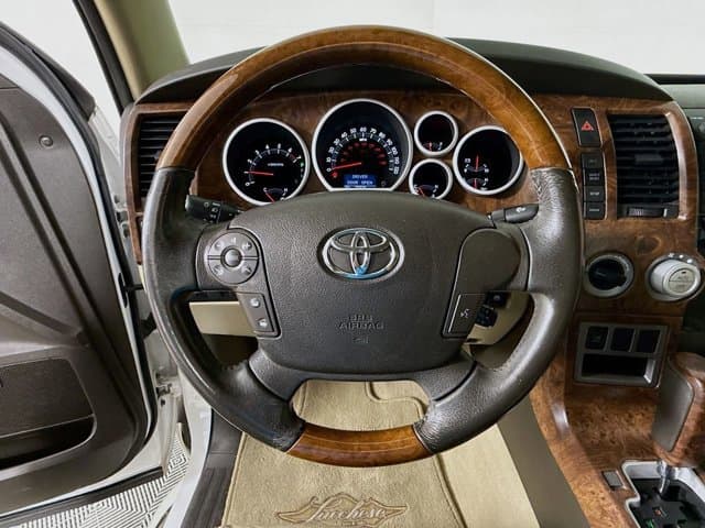 2010 Toyota Tundra - Image 11