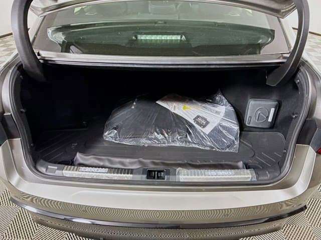 2023 LEXUS IS 350 - Image 25