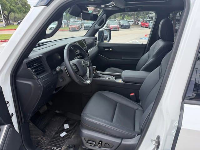 2025 LEXUS GX 550 - Image 9