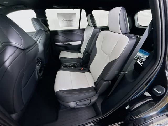 2026 LEXUS TX HYBRID - Image 17