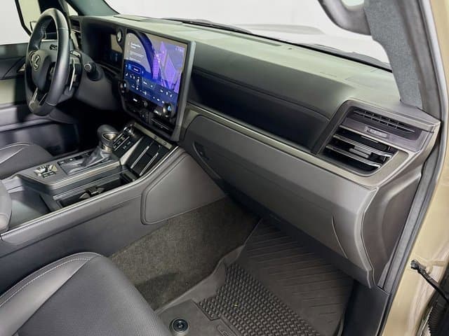 2024 LEXUS GX 550 - Image 31