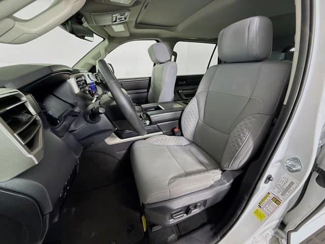 2024 Toyota Sequoia - Image 22