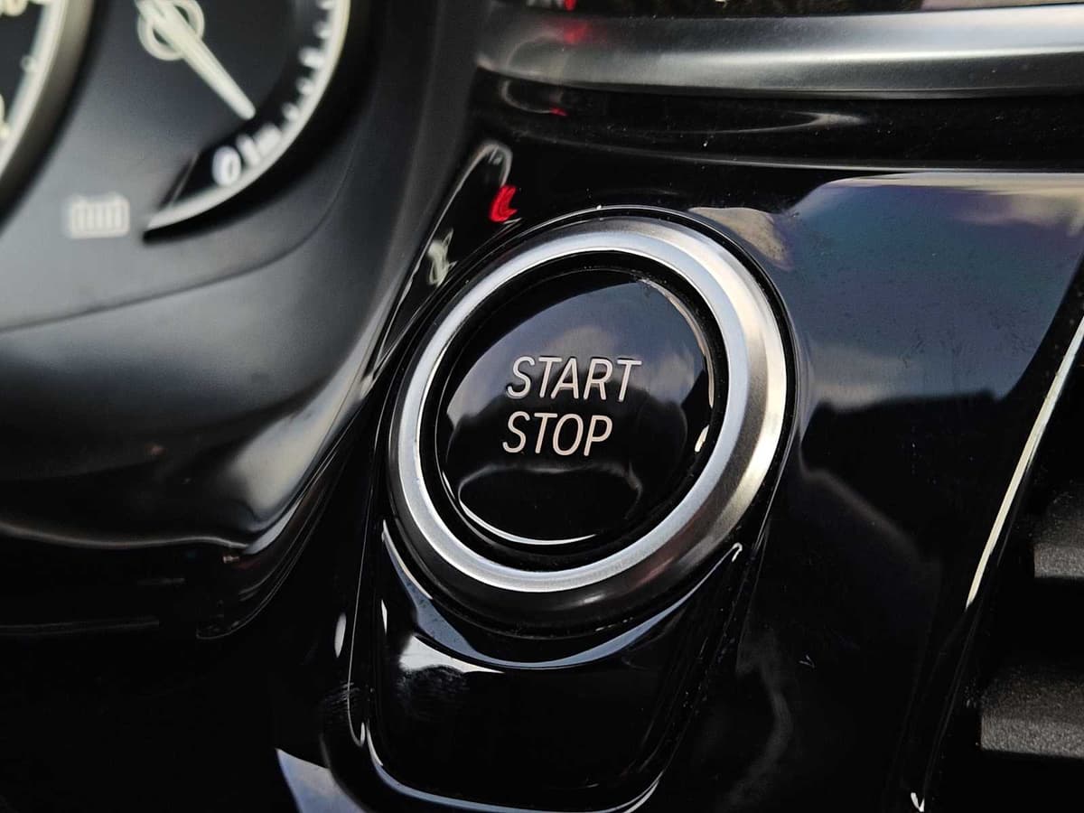 2018 BMW 530e iPerformance - Image 20