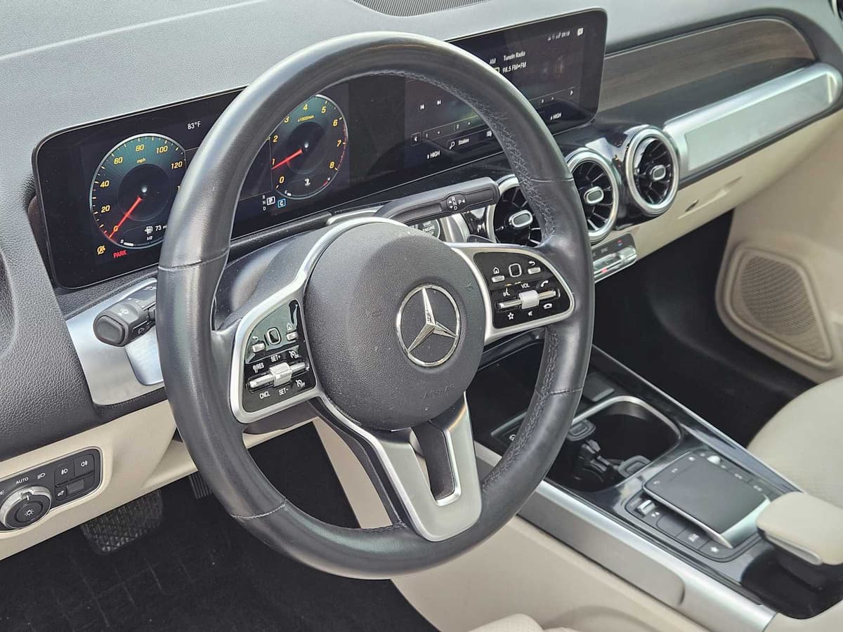 2022 Mercedes-Benz GLB 250 - Image 2