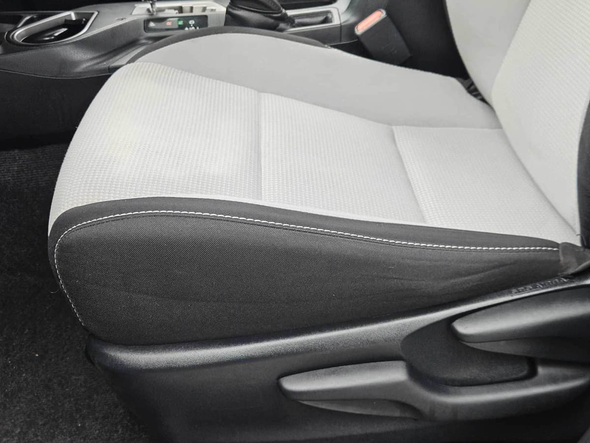 2017 Toyota RAV4 Hybrid - Image 24