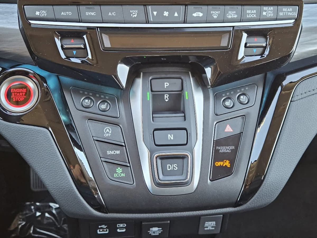 2026 Honda Odyssey - Image 18