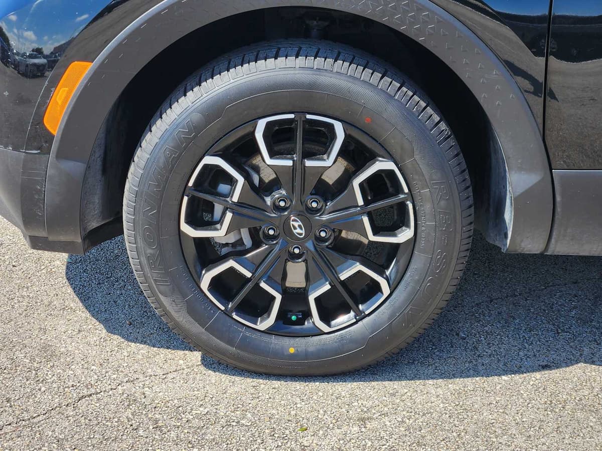 2023 Hyundai Santa Cruz - Image 9