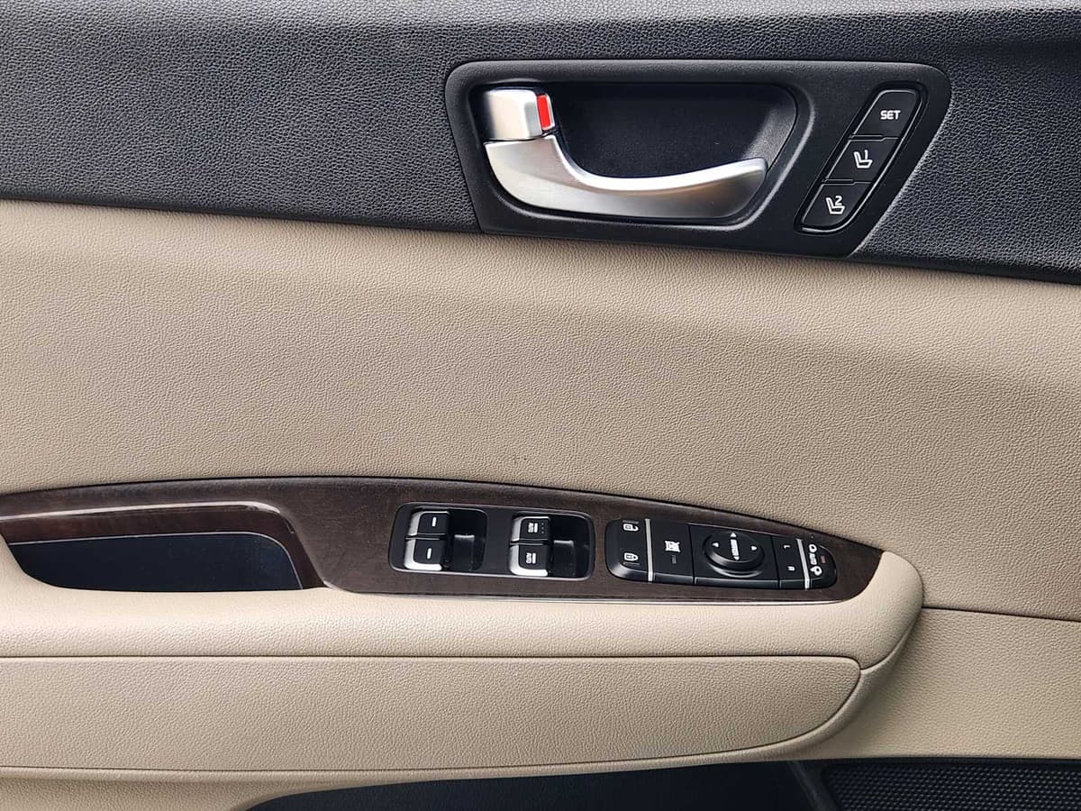 2018 Kia Optima - Image 23