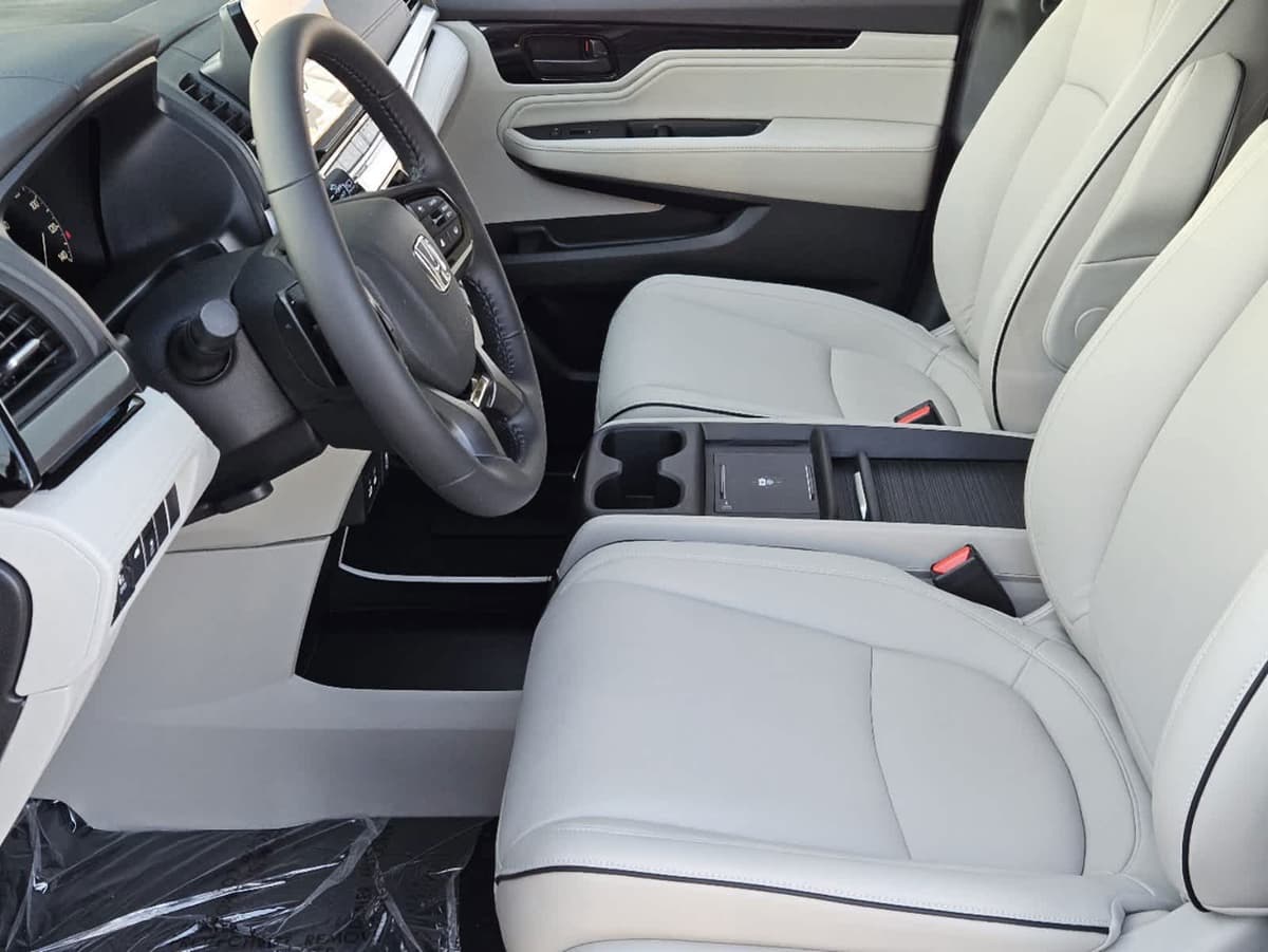 2026 Honda Odyssey - Image 11