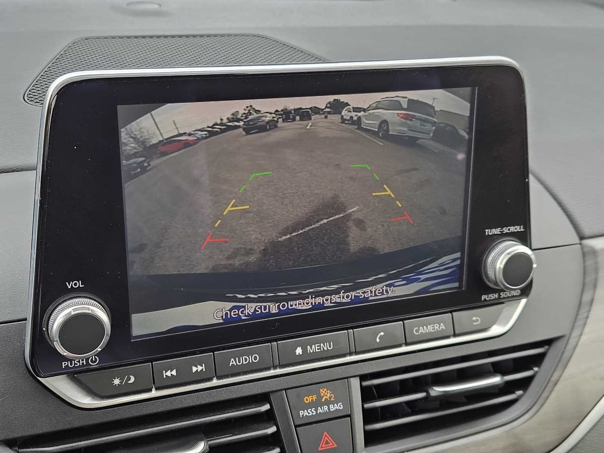 2023 Nissan Altima - Image 18