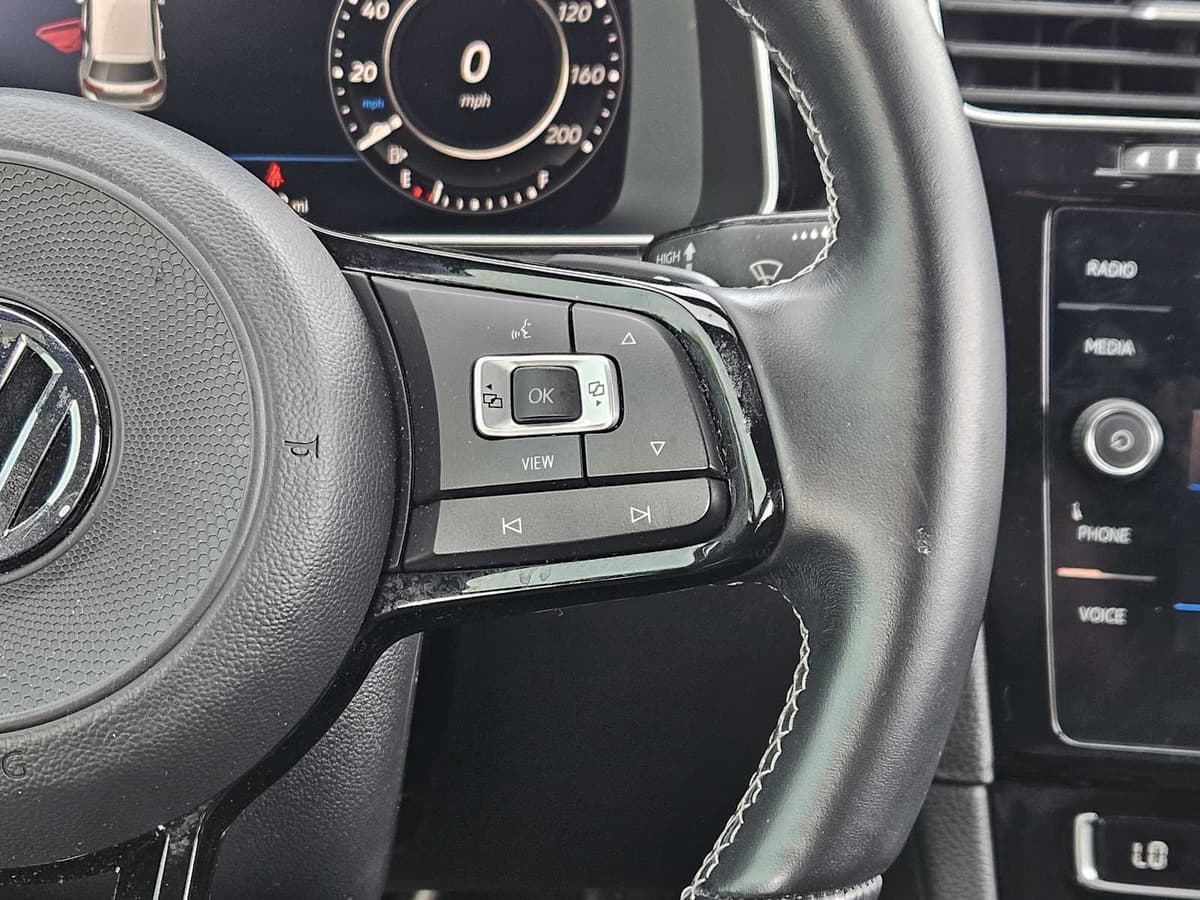 2019 Volkswagen Golf R - Image 27