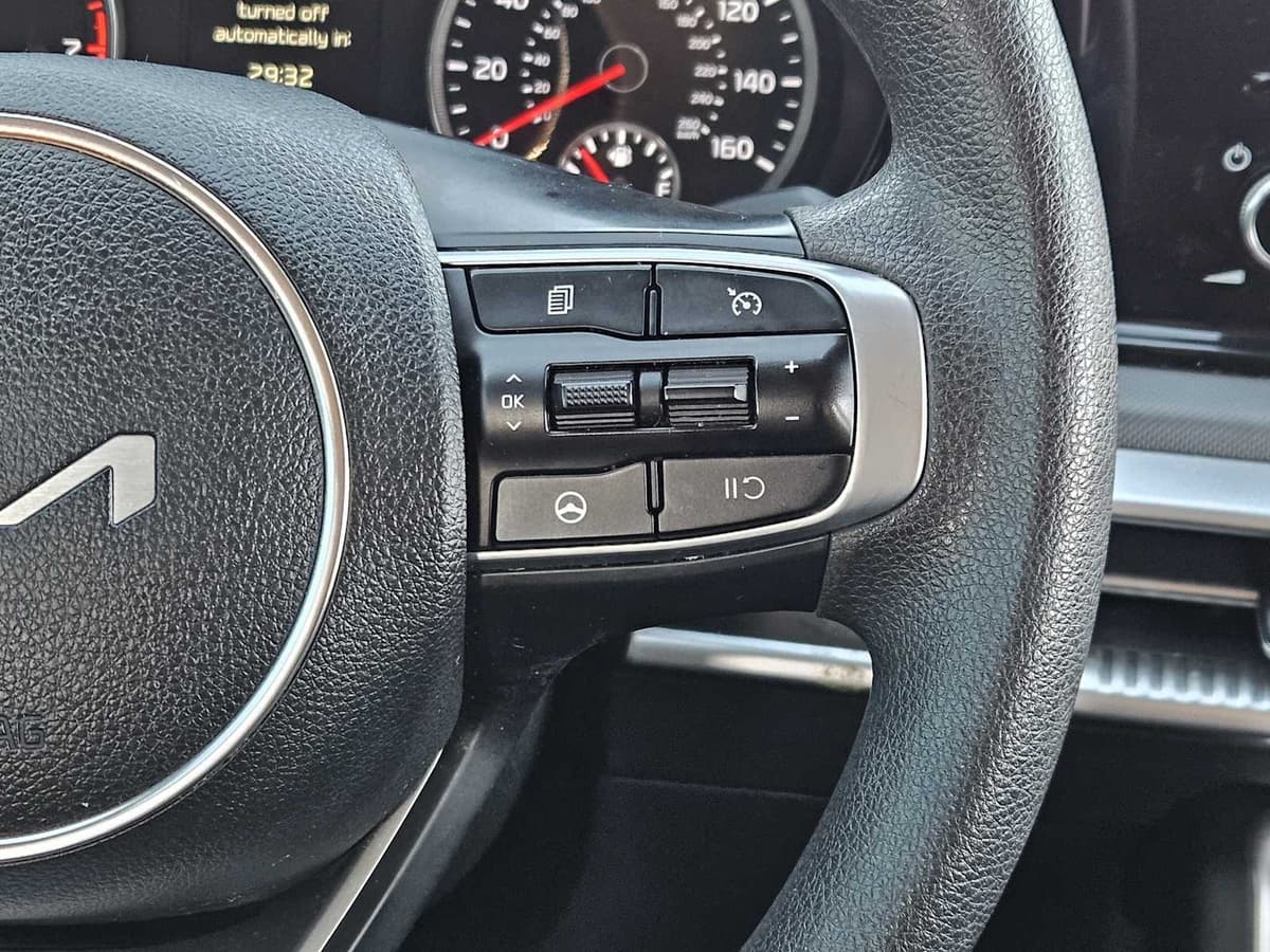 2022 Kia K5 - Image 27