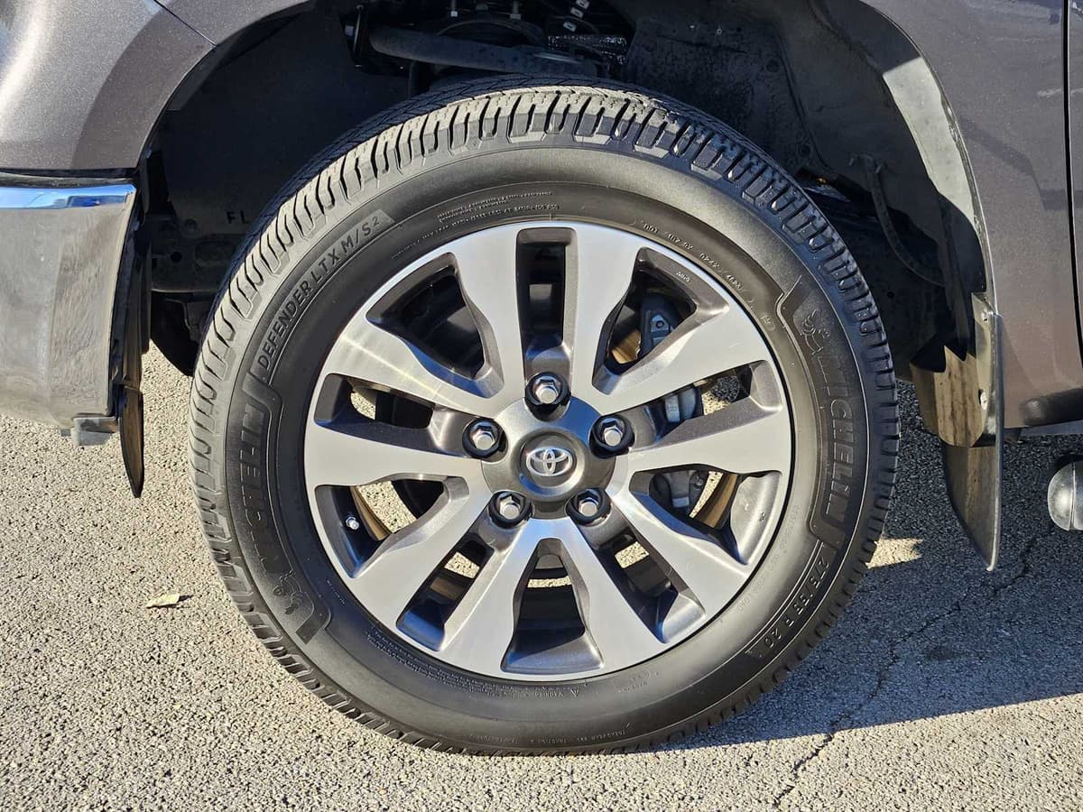 2020 Toyota Tundra - Image 9