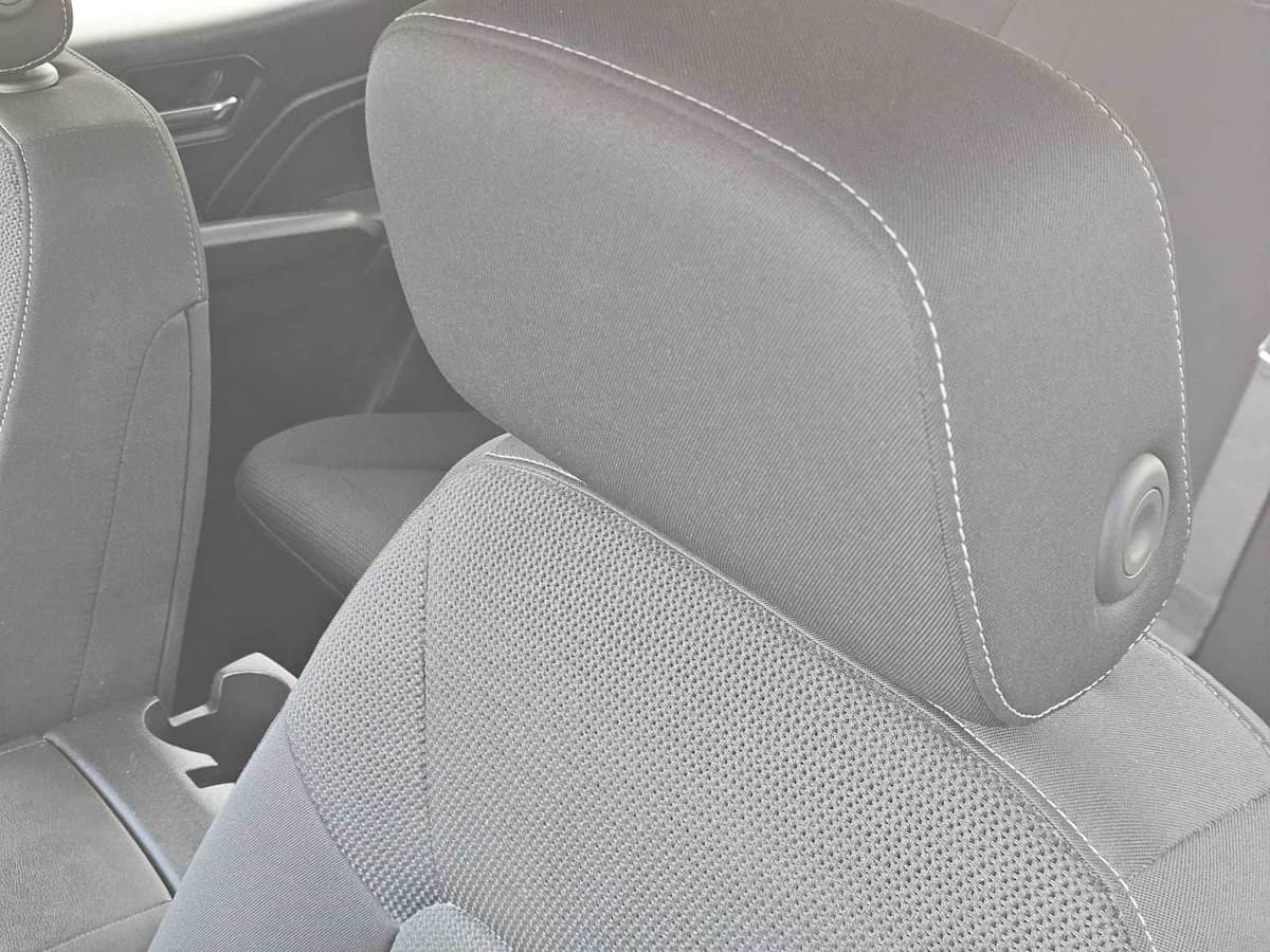 2023 Chevrolet Colorado - Image 15