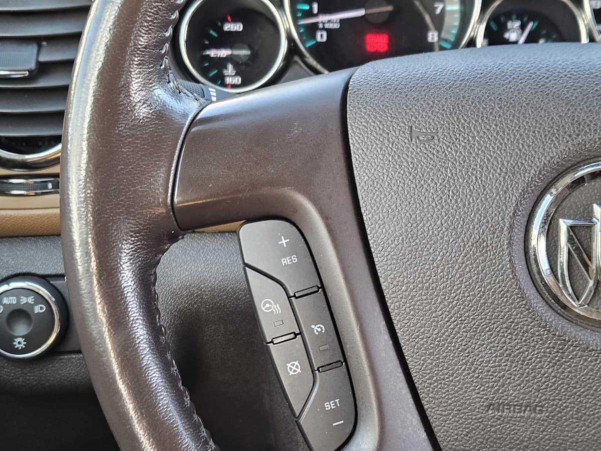 2015 Buick Enclave - Image 26