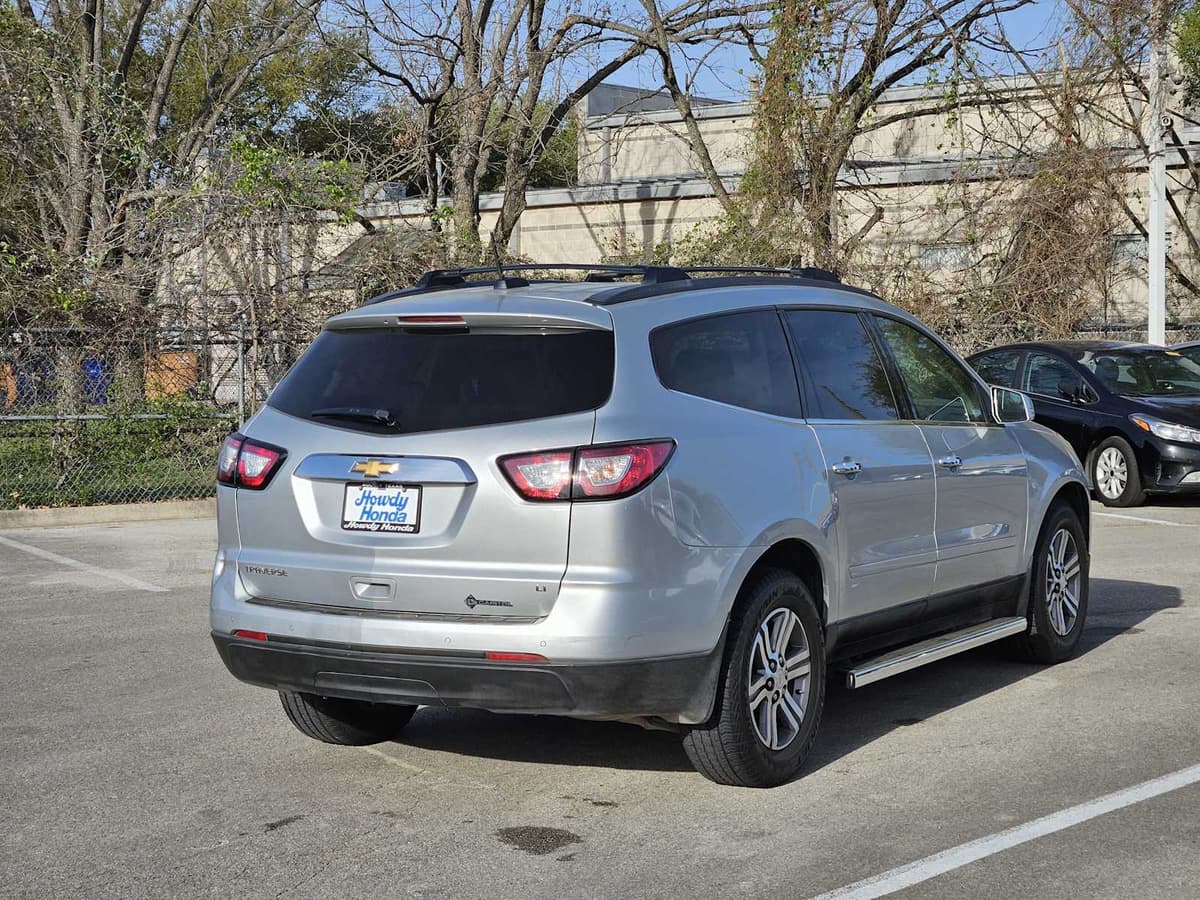 2017 Chevrolet Traverse - Image 6