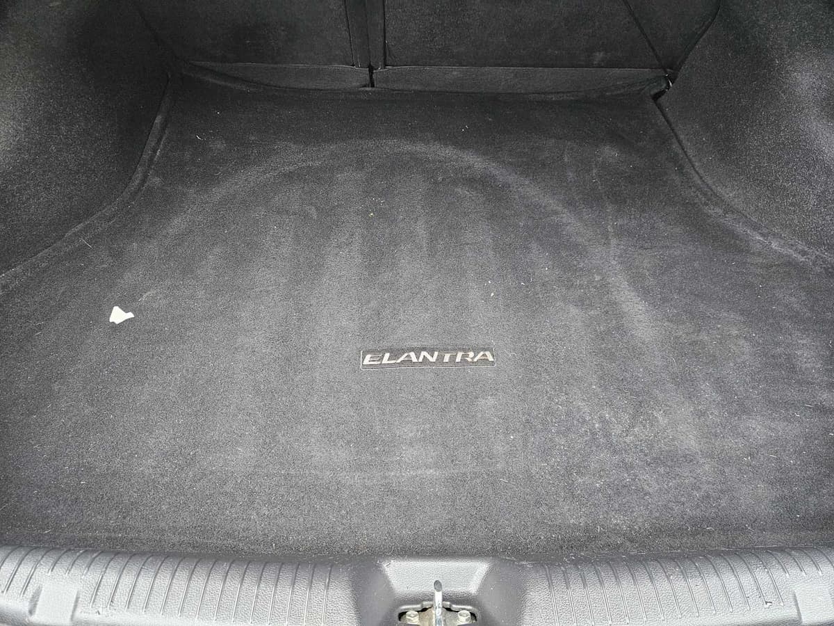 2012 Hyundai Elantra - Image 28