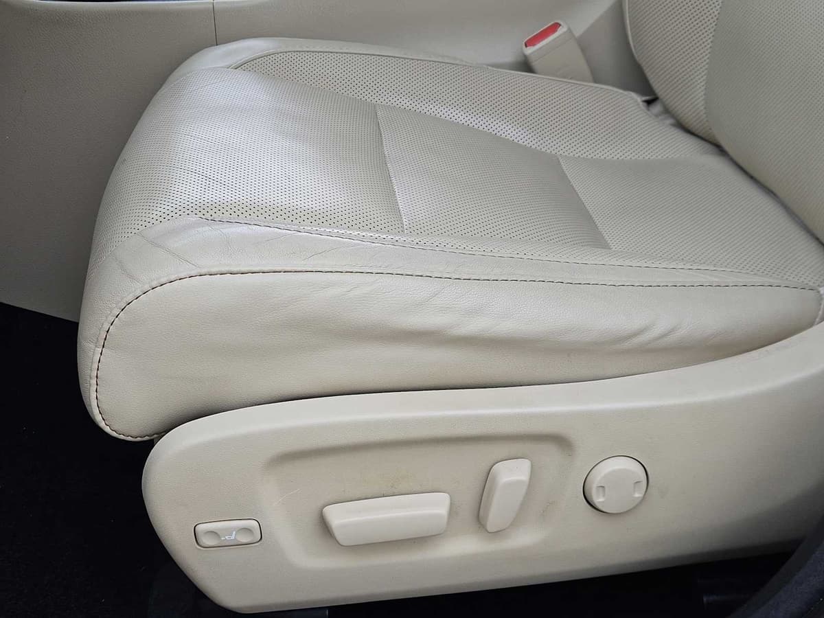 2017 Toyota Highlander - Image 23