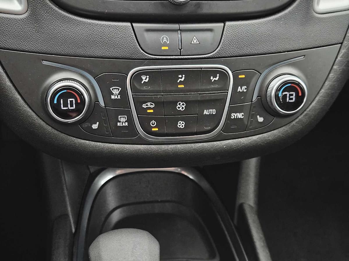 2023 Chevrolet Malibu - Image 19