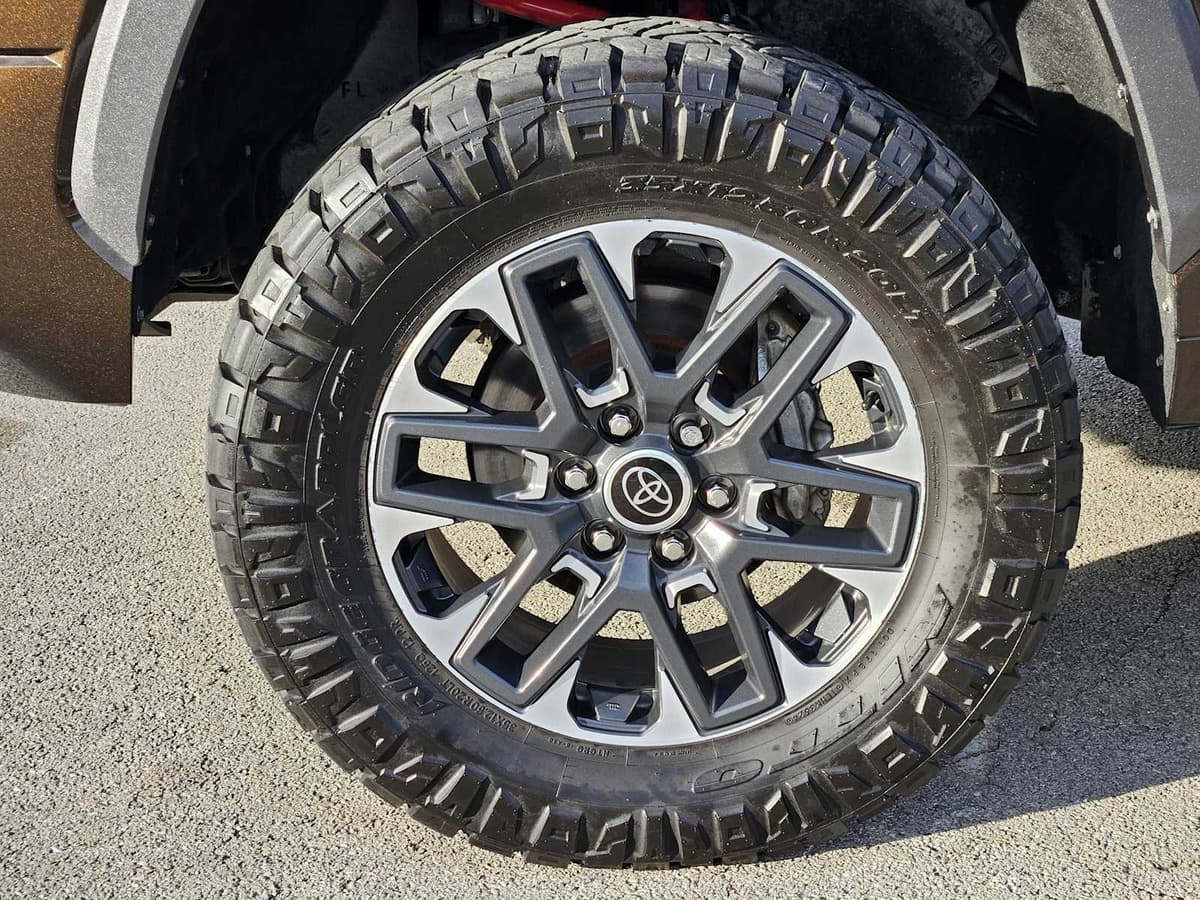 2022 Toyota Tundra - Image 9