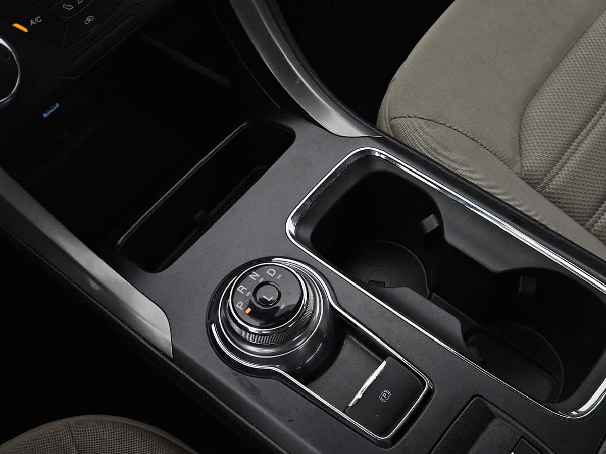 2020 Ford Fusion - Image 19