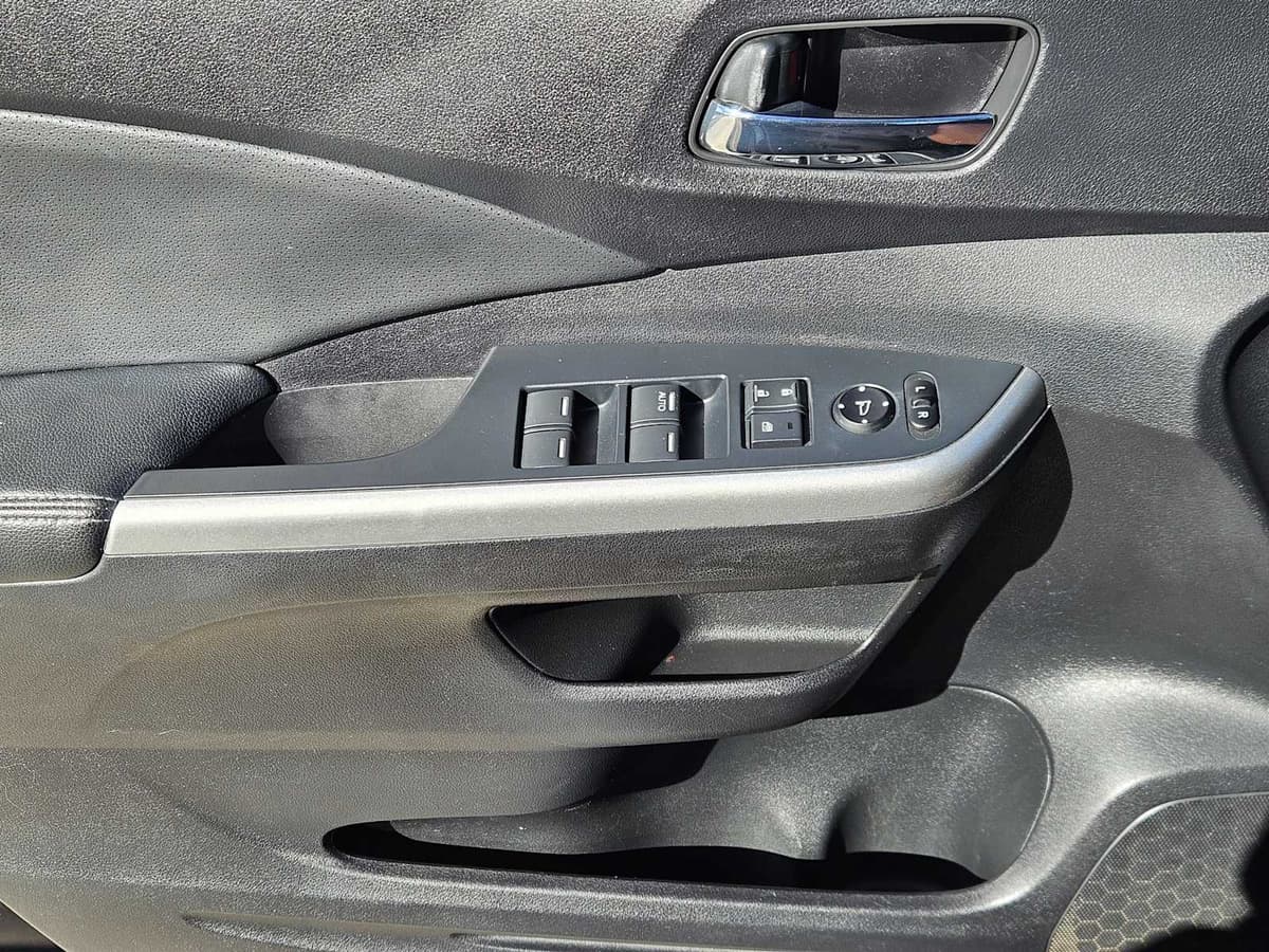 2015 Honda CR-V - Image 22