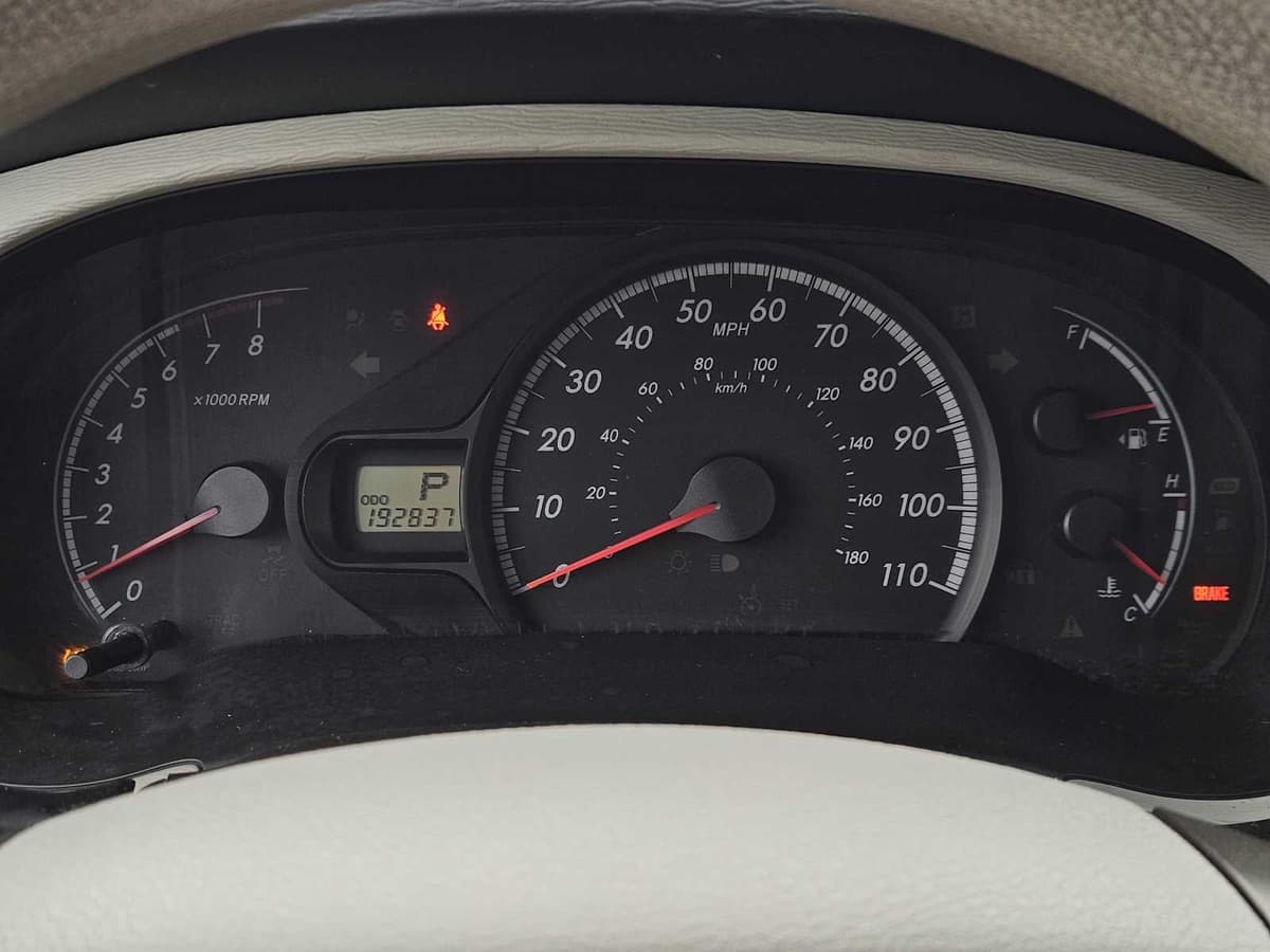 2014 Toyota Sienna - Image 16