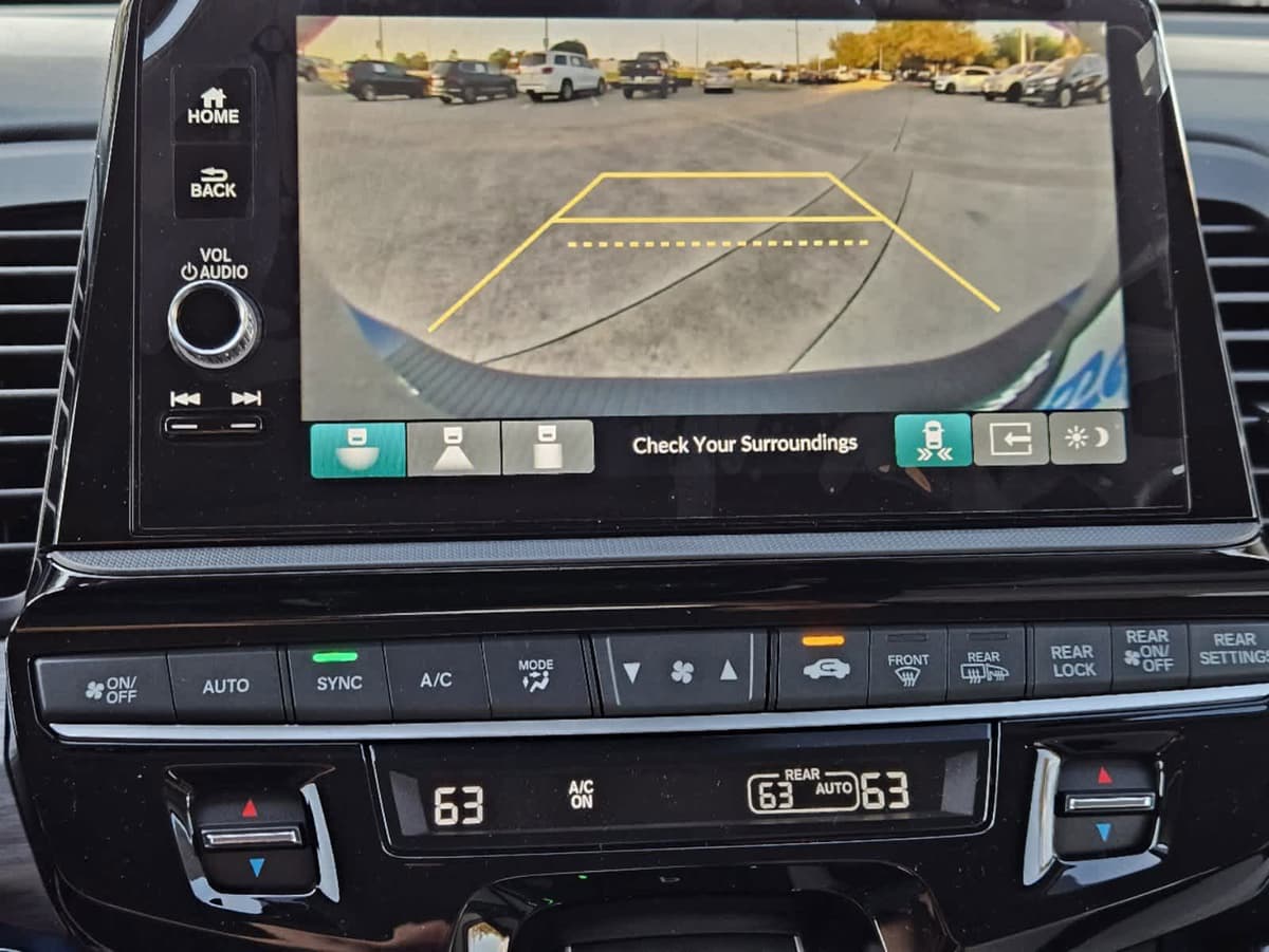 2026 Honda Odyssey - Image 16