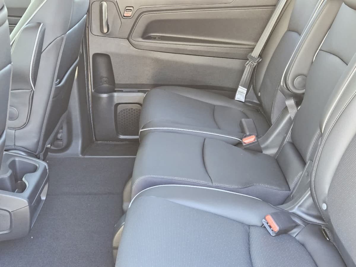 2026 Honda Odyssey - Image 24