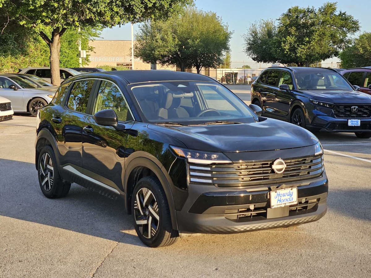 2025 Nissan Kicks - Image 3