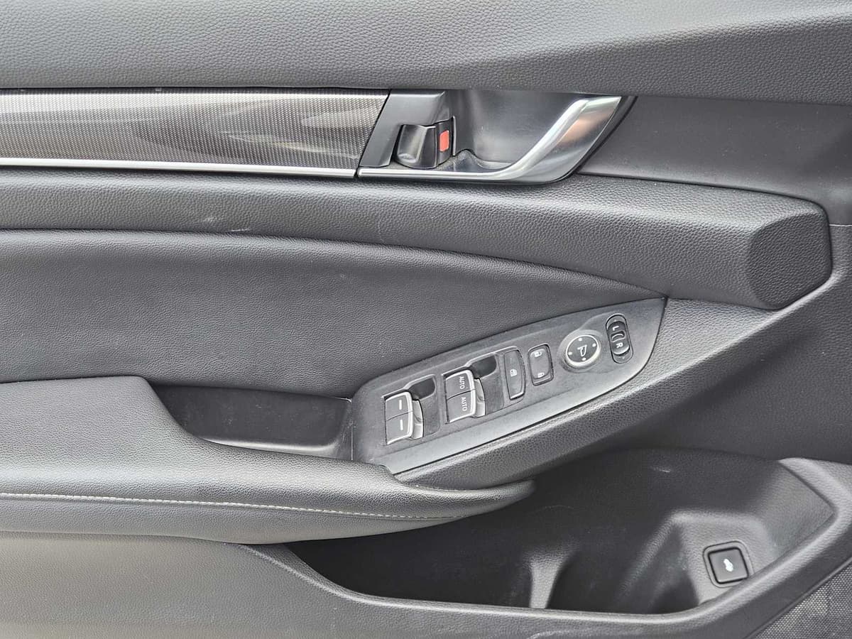 2021 Honda Accord Sedan - Image 23
