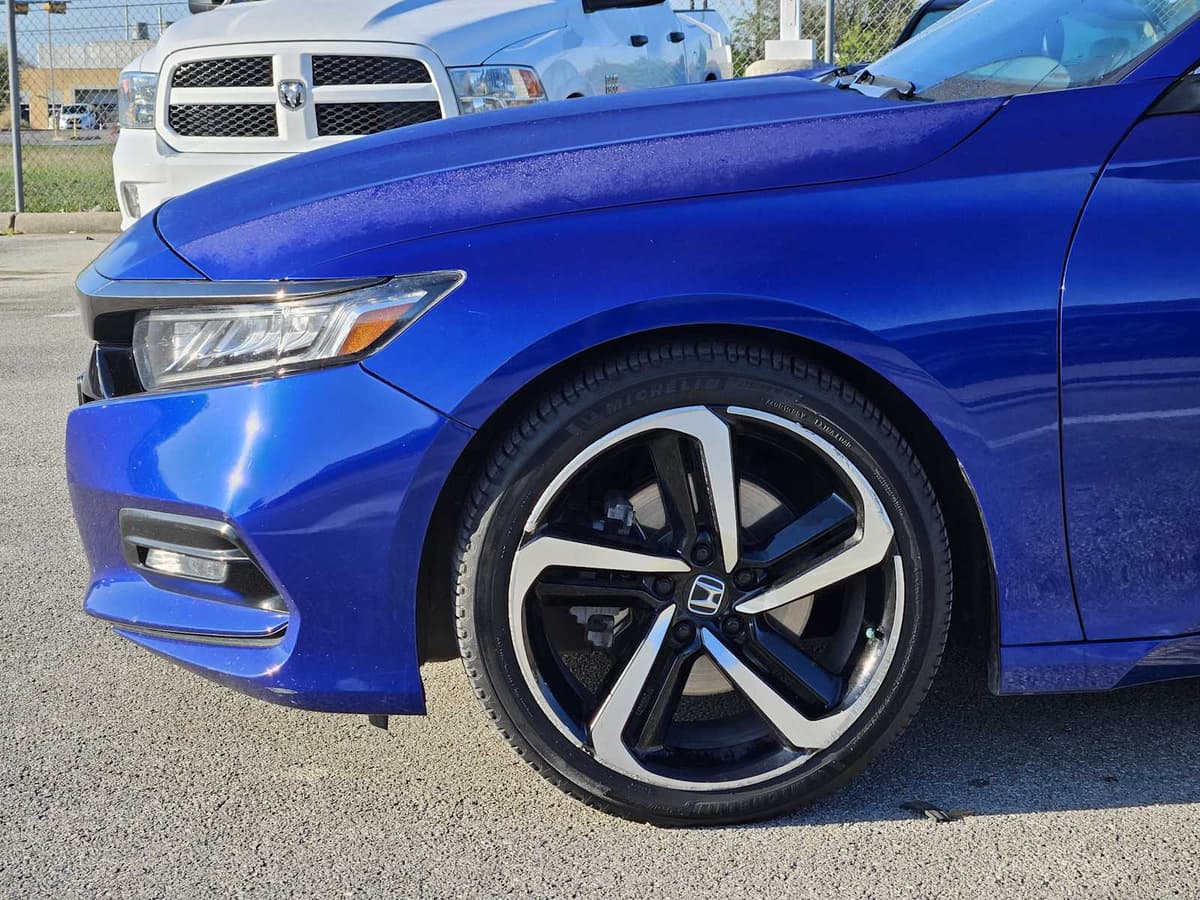 2019 Honda Accord Sedan - Image 8