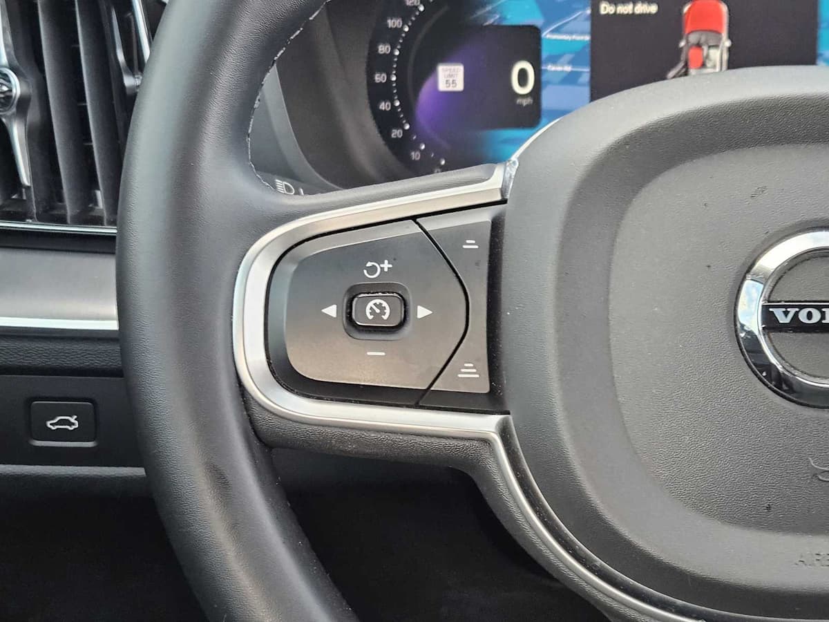 2023 Volvo XC60 - Image 27