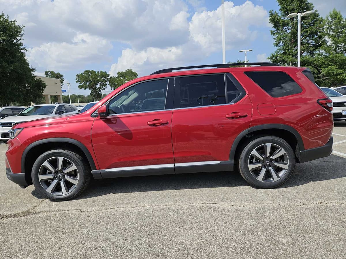 2025 Honda Pilot - Image 4