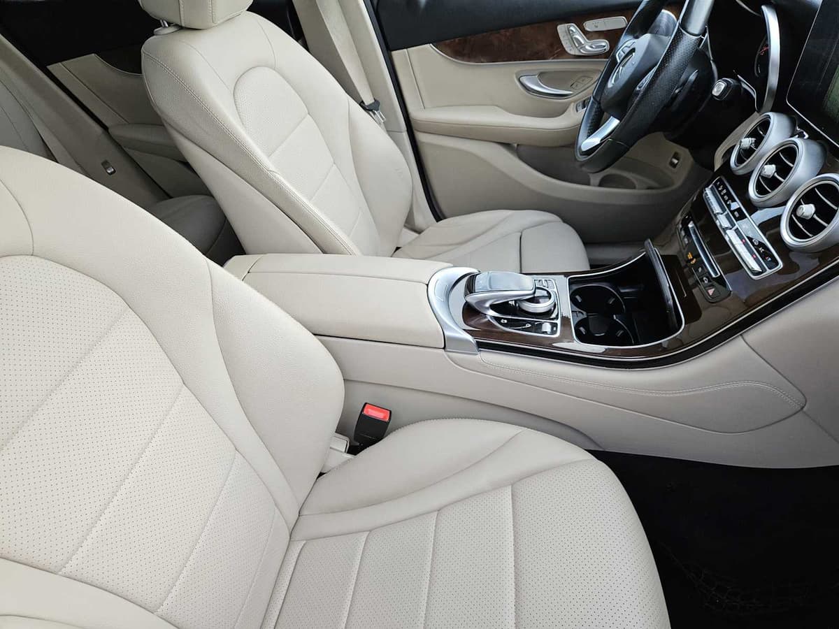 2017 Mercedes-Benz GLC 300 - Image 13