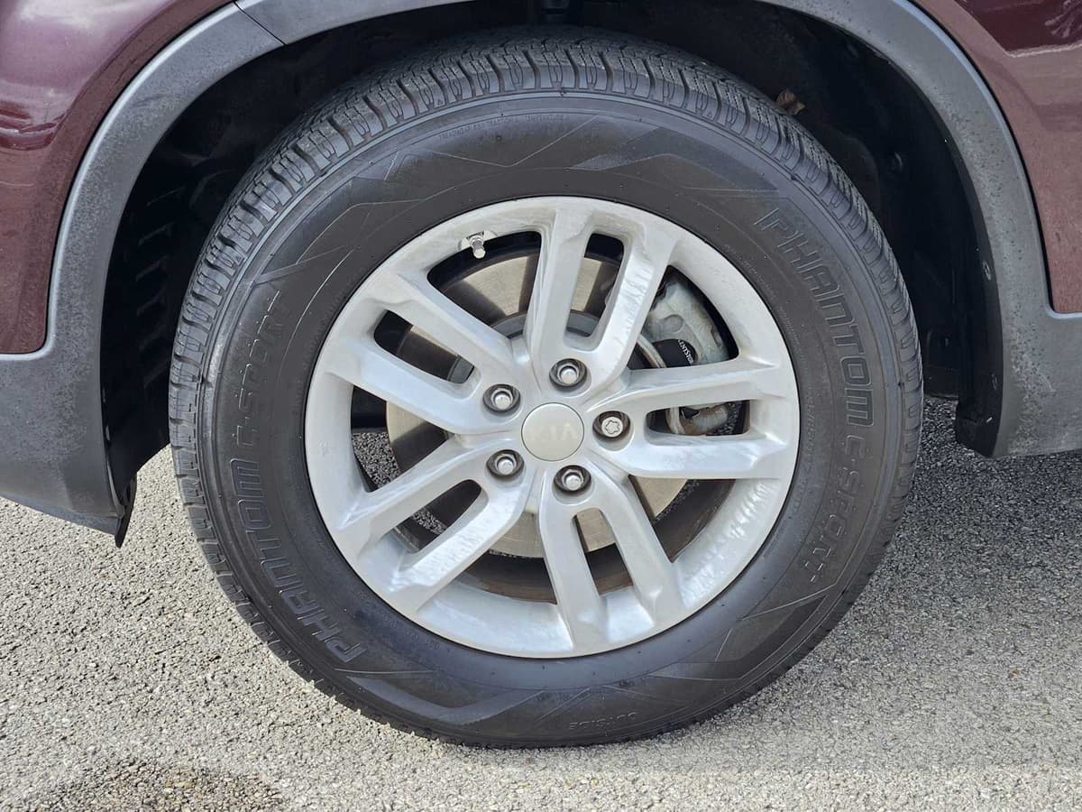 2015 Kia Sorento - Image 9