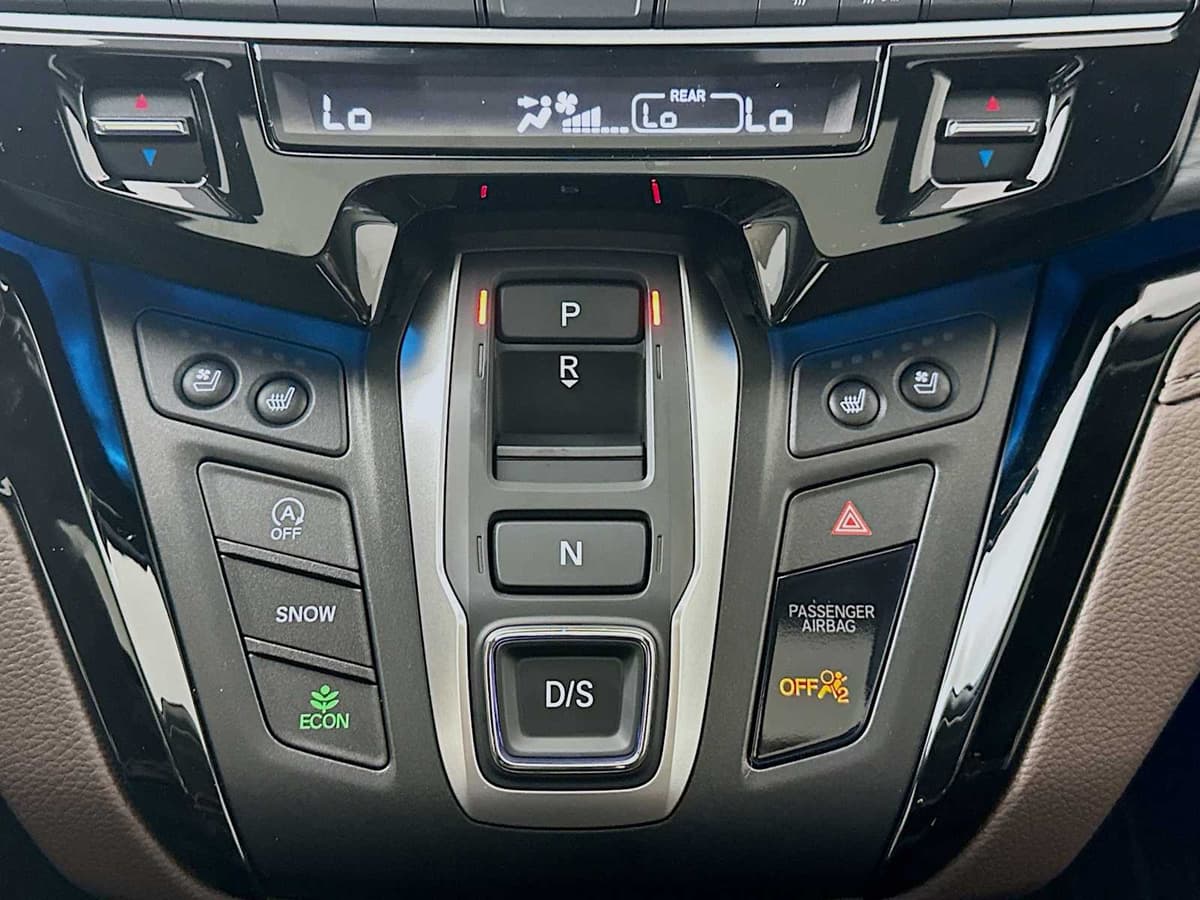 2026 Honda Odyssey - Image 16