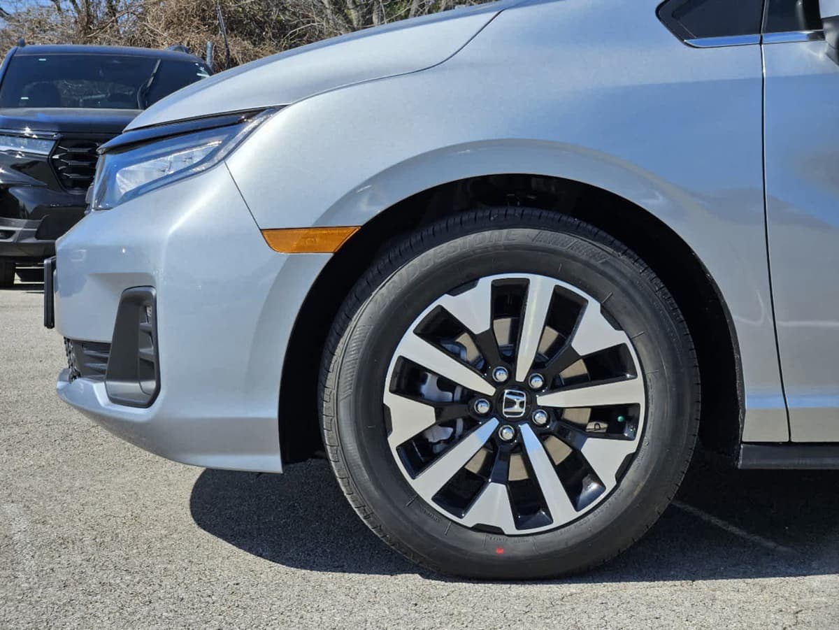 2026 Honda Odyssey - Image 8