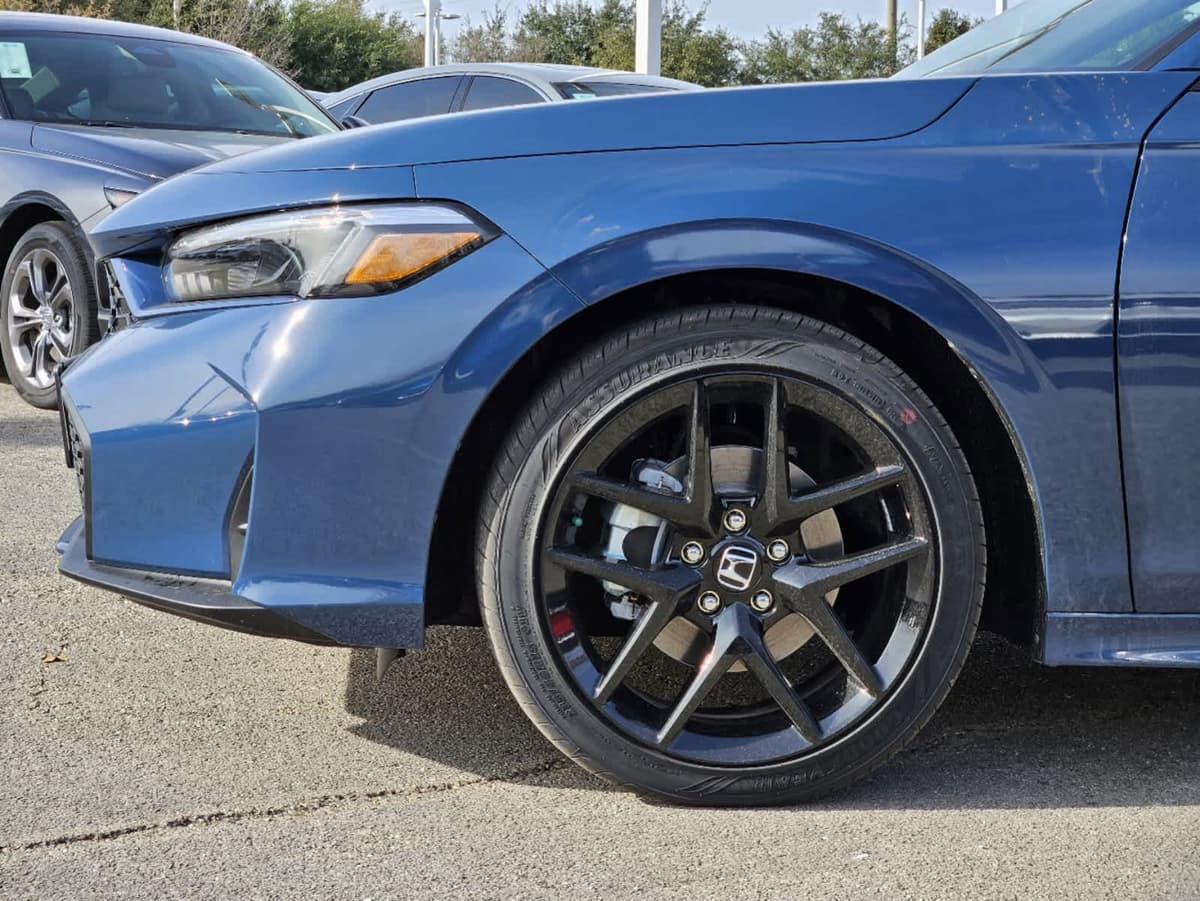 2025 Honda Civic Hybrid - Image 8