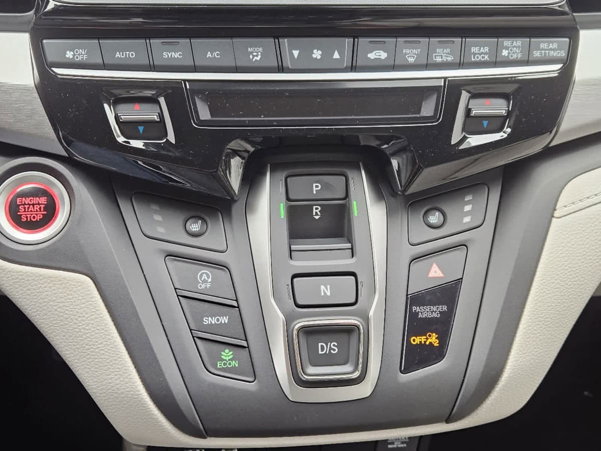 2026 Honda Odyssey - Image 16
