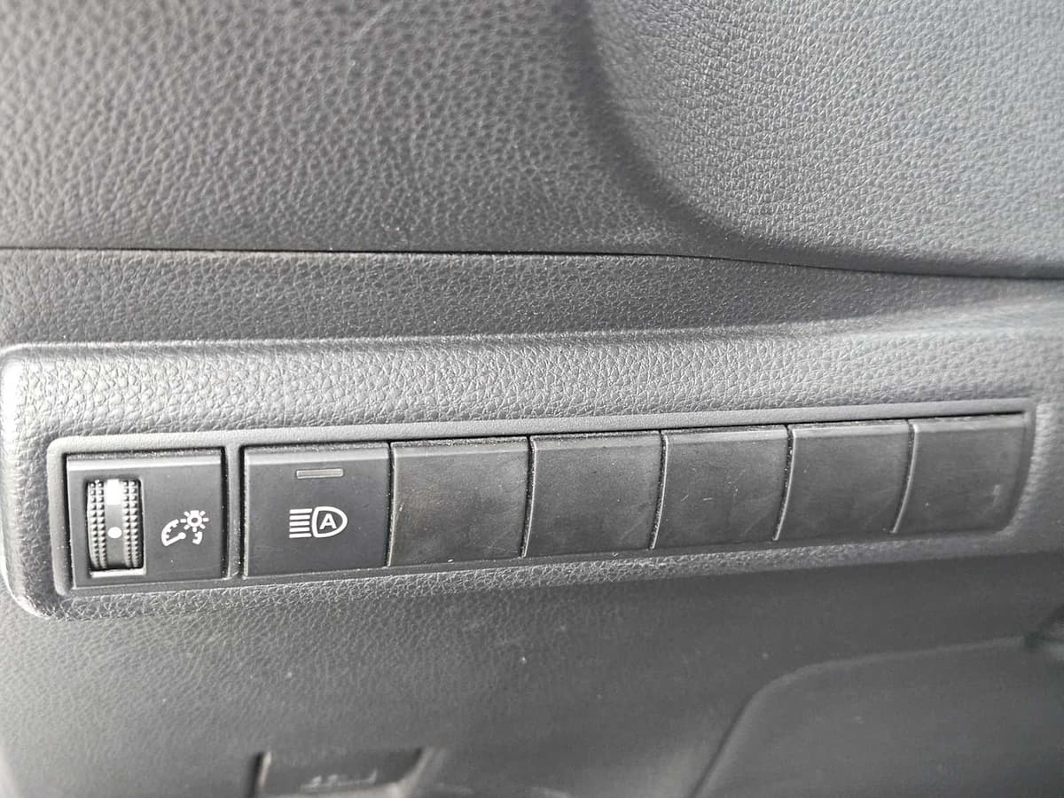 2021 Toyota Corolla - Image 21