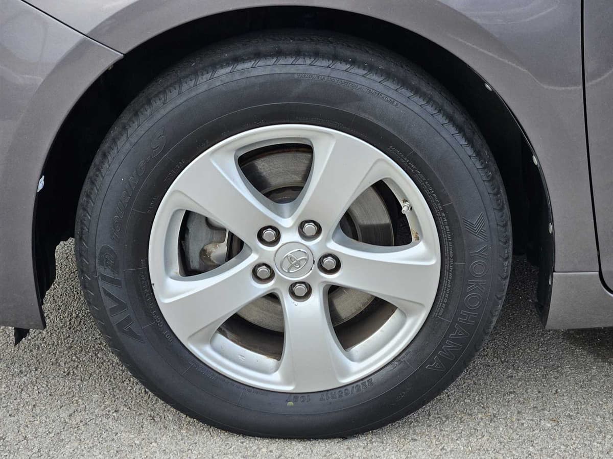 2014 Toyota Sienna - Image 9