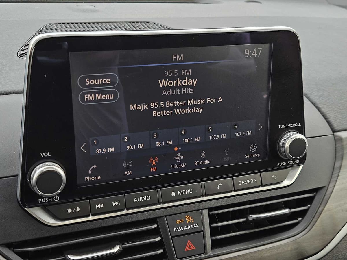 2023 Nissan Altima - Image 17