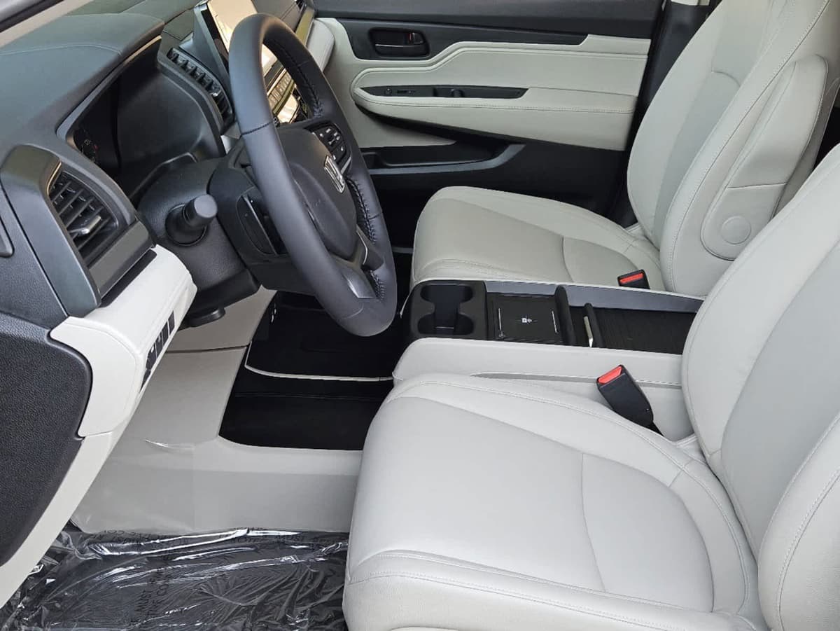 2026 Honda Odyssey - Image 11