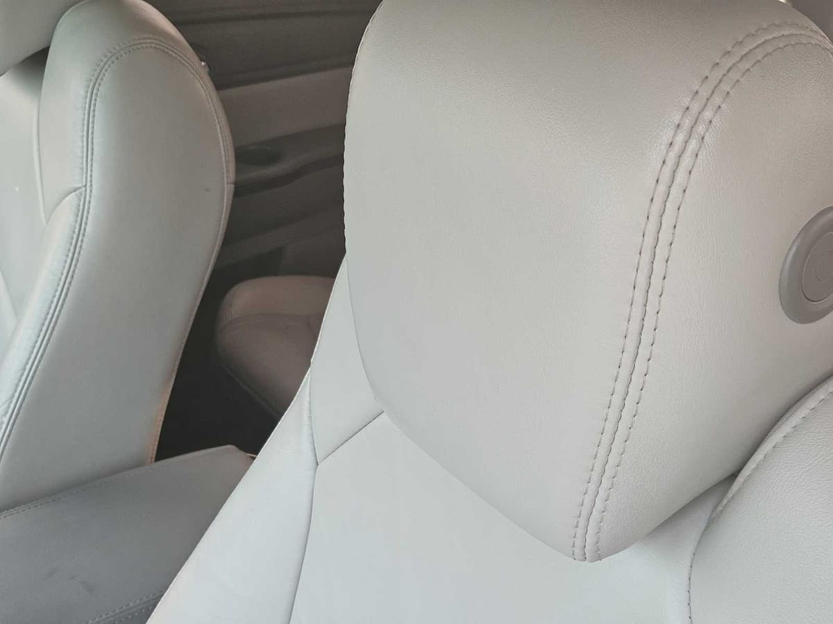 2015 GMC Acadia - Image 13