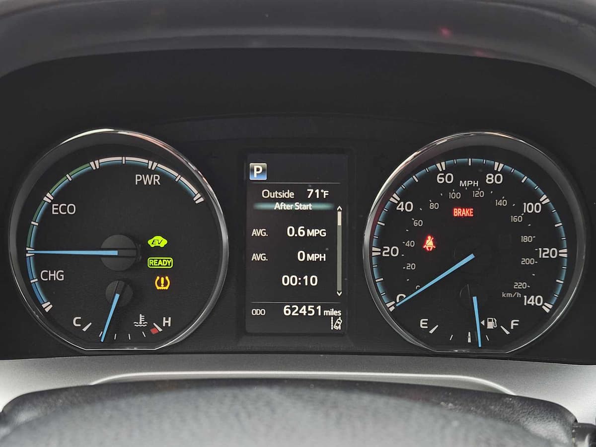 2017 Toyota RAV4 Hybrid - Image 16